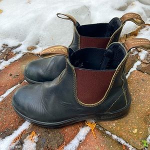 Well loved blundstones